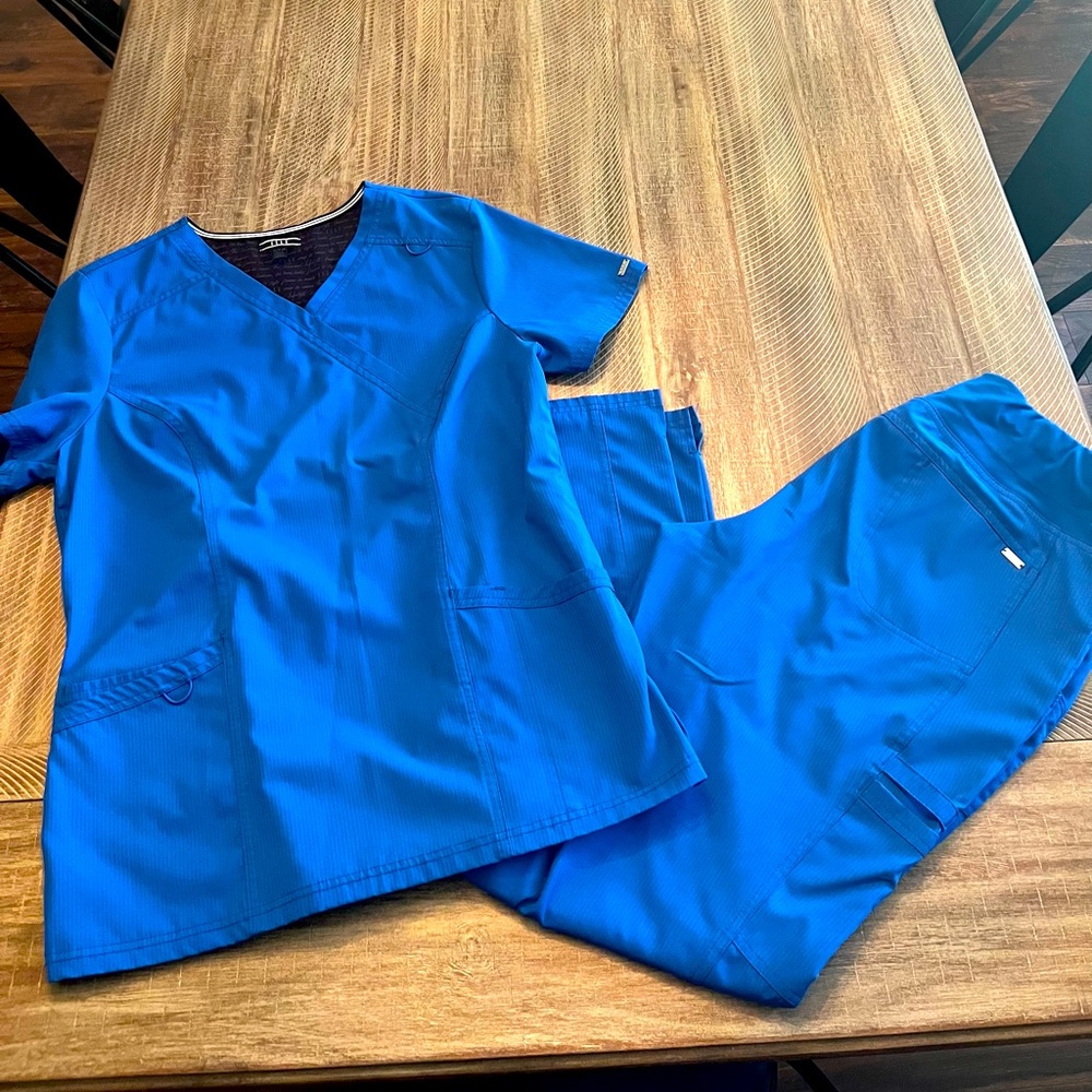 Elle Scrub Set💙